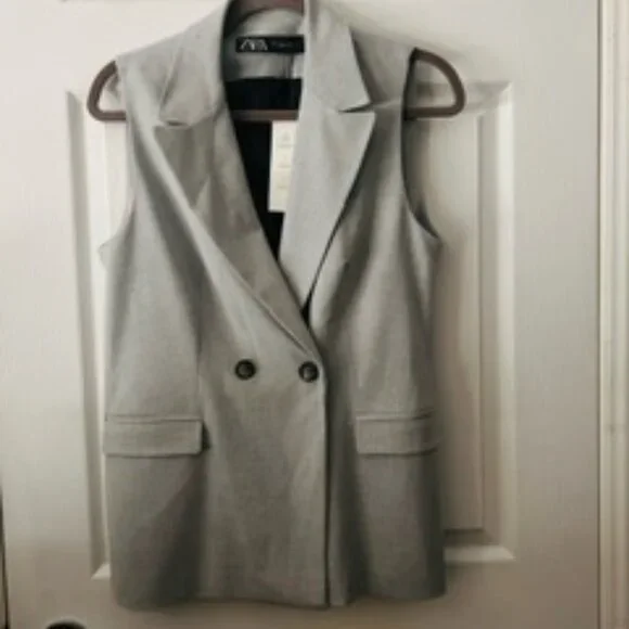 Sleeveless Blazer - Picture 2 of 2